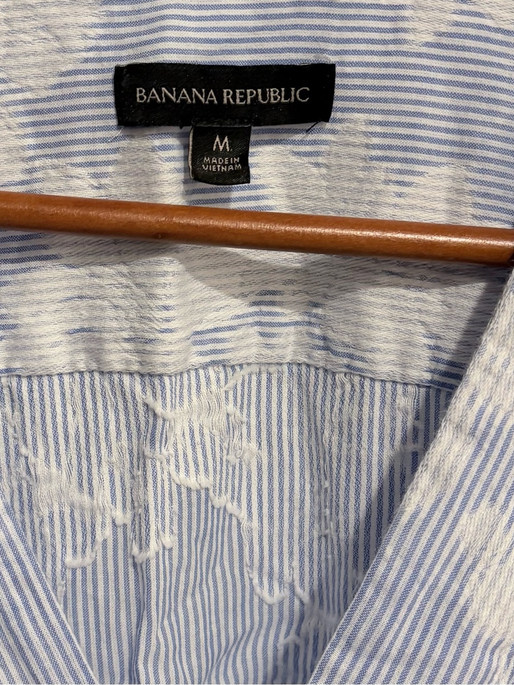 Banana Republic Light Blue Floral Wrap Top with Puff Sleeves M - Picture 3 of 4